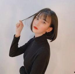 网红黑短发,揭秘网络红人的崛起与争议